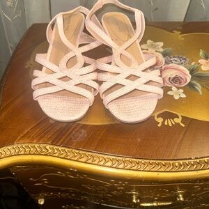 Elegant Pink Strappy wedges